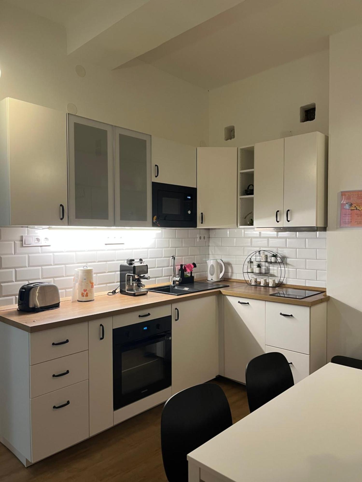 Larix Apartman Budapeste Exterior foto